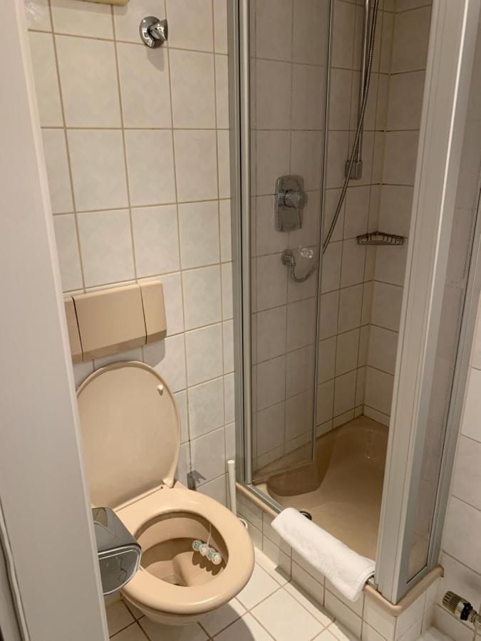 Gasthof Zum Baeren Asperg Eksteriør billede